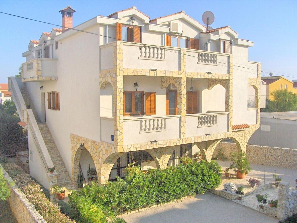 Apartments Villa Estella Srima Eksteriør billede